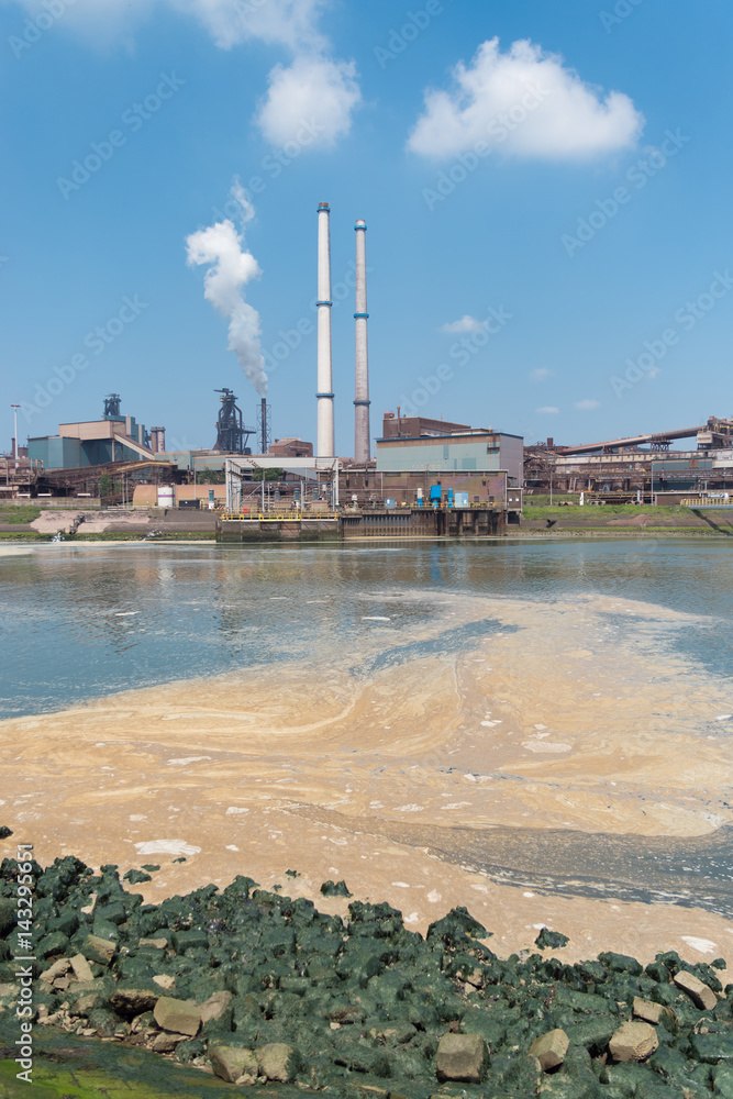Obraz premium pollution in the sea