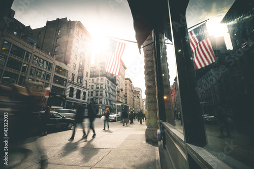 Photography People walking 5th Avenue - New York