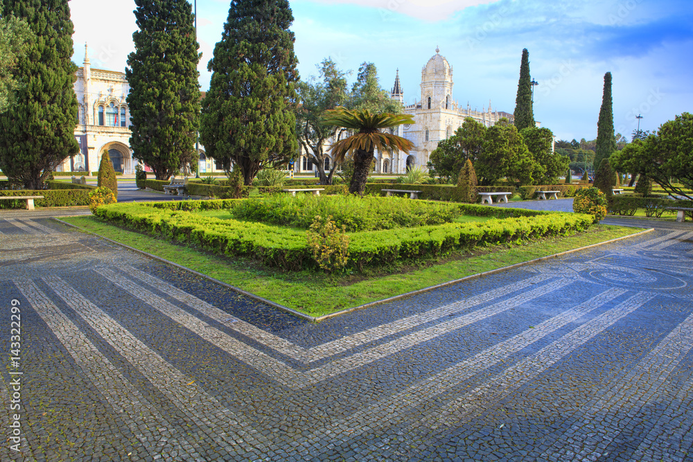 Fototapeta premium Park in front of jeronimos monastery, Lisbon