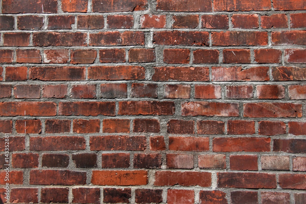 Mauer aus rotem Backstein