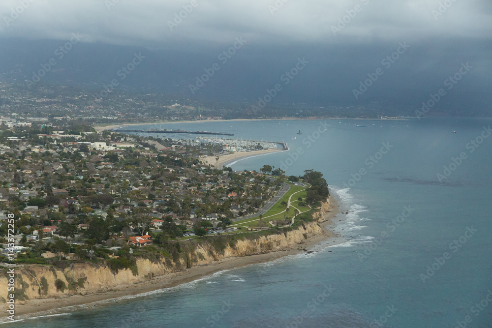 Obraz premium Aerial helicopter shot of Santa Barbara