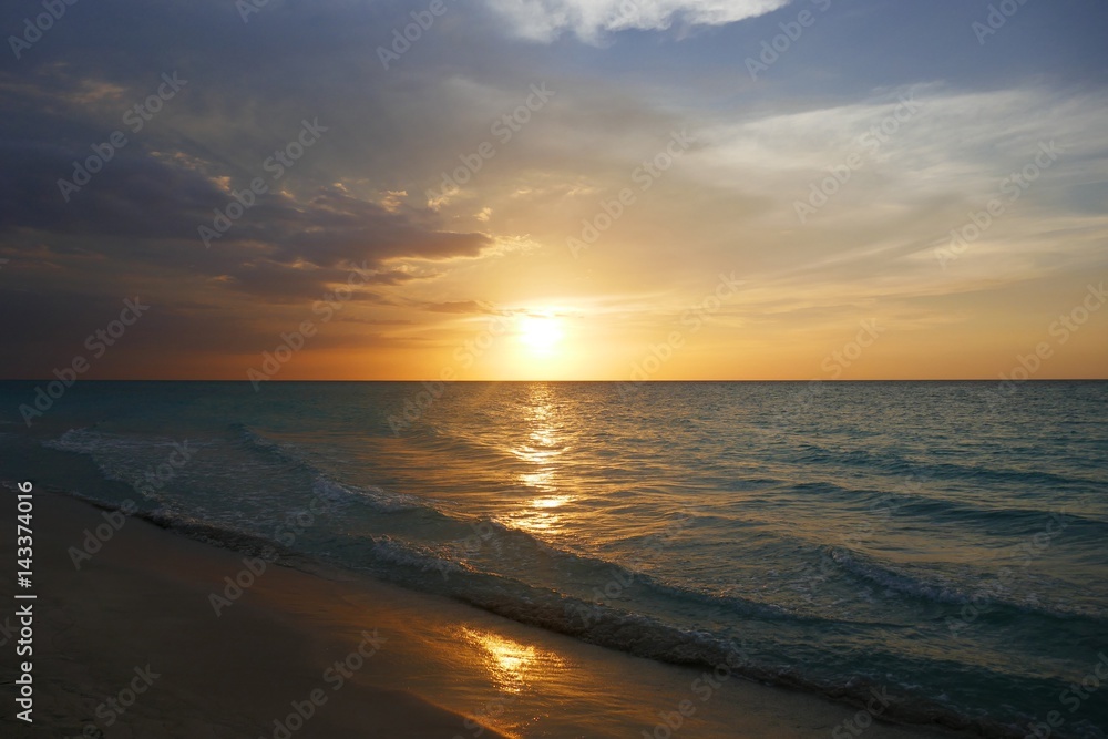 Sonnenuntergang am Strand in der Karibik Sonnenuntergang am Strand in der Karibik
