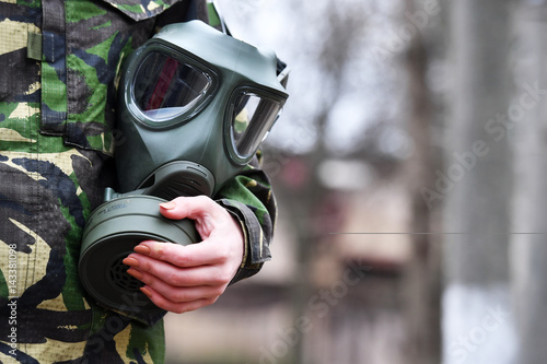 Gas mask protection against a chemical attack
