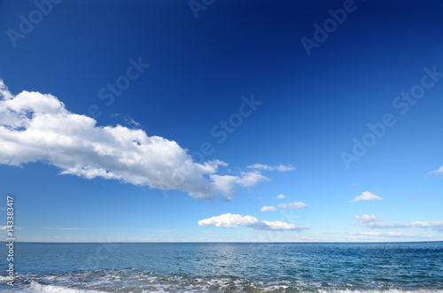 Beautiful seascape - sea horizon under sky