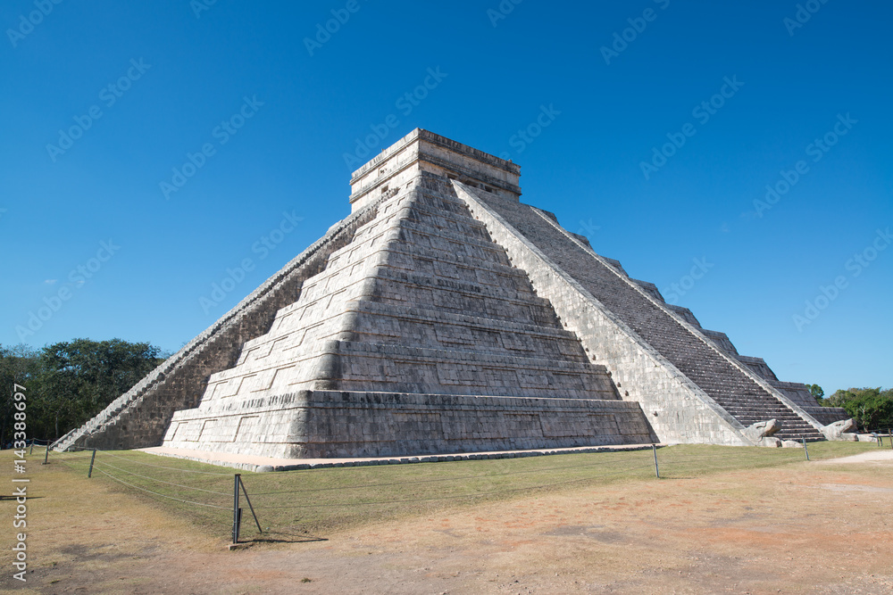 Ancient Mayan pyramid, Kukulcan Temple at Chichen Itza, Yucatan, Mexico