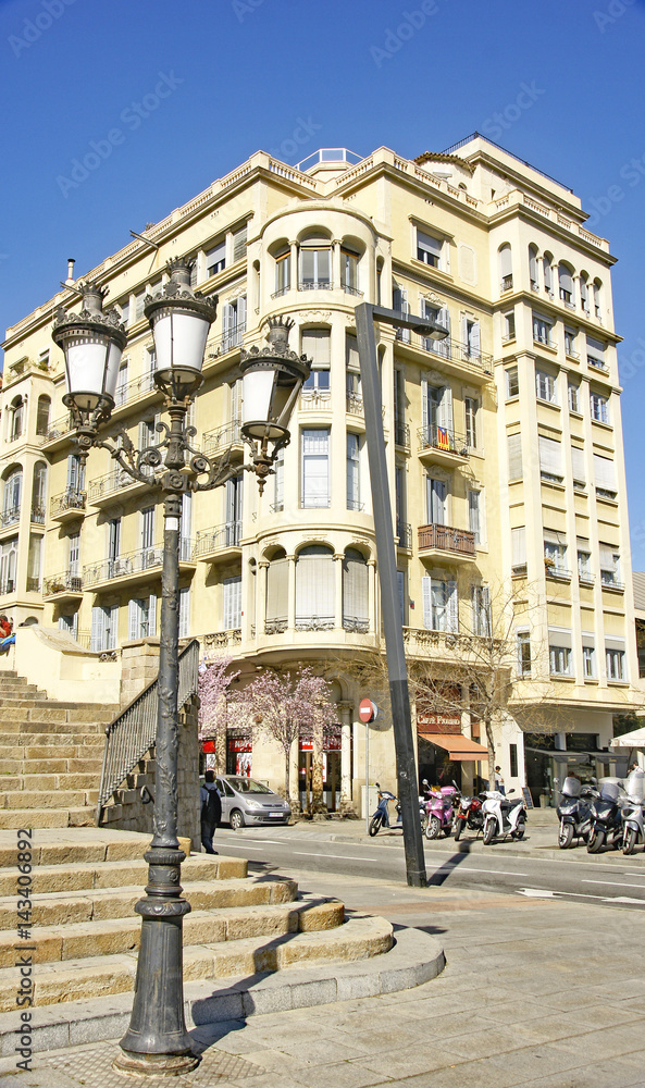 Obraz premium Vista de la plaza de Lesseps, Barcelona
