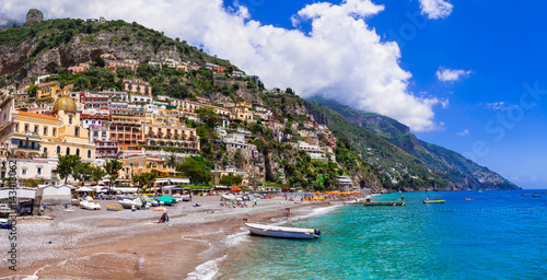 Fototapeta Naklejka Na Ścianę i Meble -  Italian holidays - beautiful beach of Positano - scenic Amalfi coast