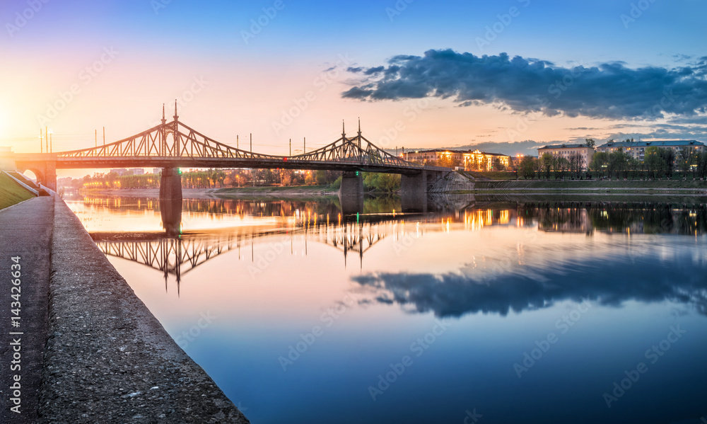 Вечером у моста In the evening at the bridge in Tver