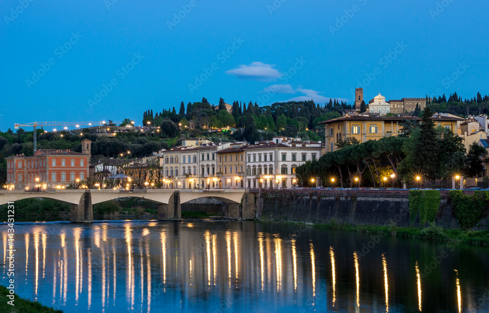 Blaue Stunde über dem Arno, Florenz