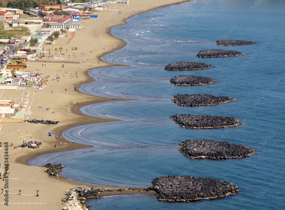 Φωτογραφία Procida beach and Capo Miseno Lighthouse, Naples