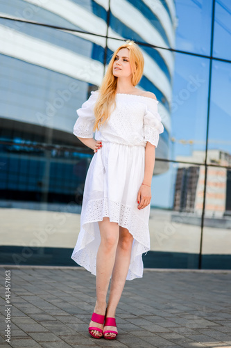 portrait of a beautiful girl in the street © areporter