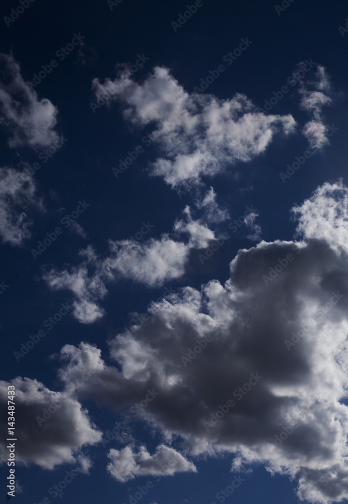 Obraz premium Sunny Cloudy Day