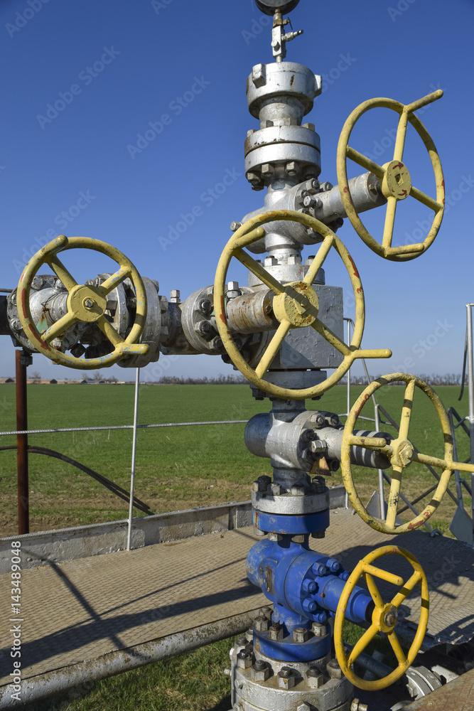 The equipment and technologies on oil fields. Oil well