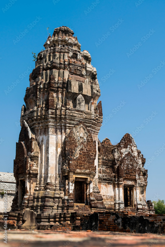 Fototapeta premium Main stupa in Wat Phra Sri Rattana Mahathat