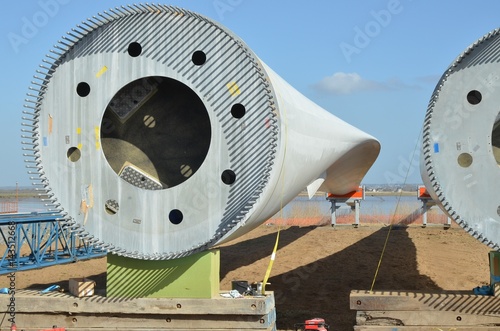 offshore wind construction (Construction d'éolienne marine) photo