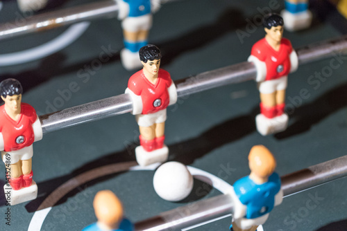 Table football kicker with miniature players © Simon Dannhauer