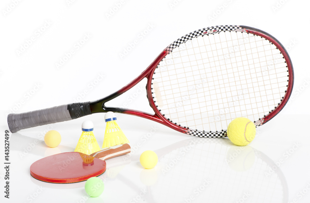 Tennisschläger mit Tischtennisschläger