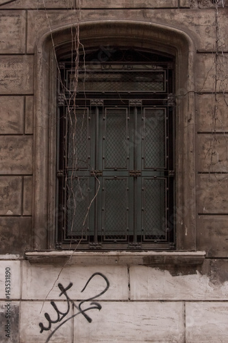 Window and graffiti Roma Italy © szyga