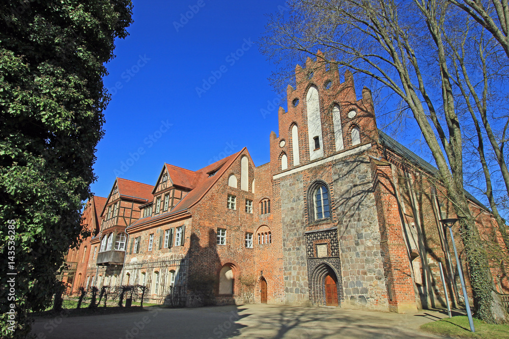 Obraz premium Kloster Stift zum Heiligengrabe: Westflügel (13. Jh.,Brandenburg)