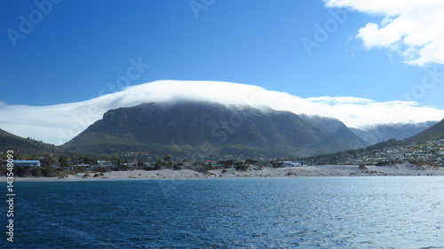 Der Karbonkel-Berg in Wolkendecke, Hout Bay, Kapstadt, Südafrika