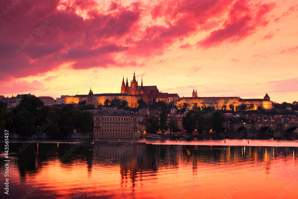 Obraz premium Prague Skyline at Sunset, Czech Republic