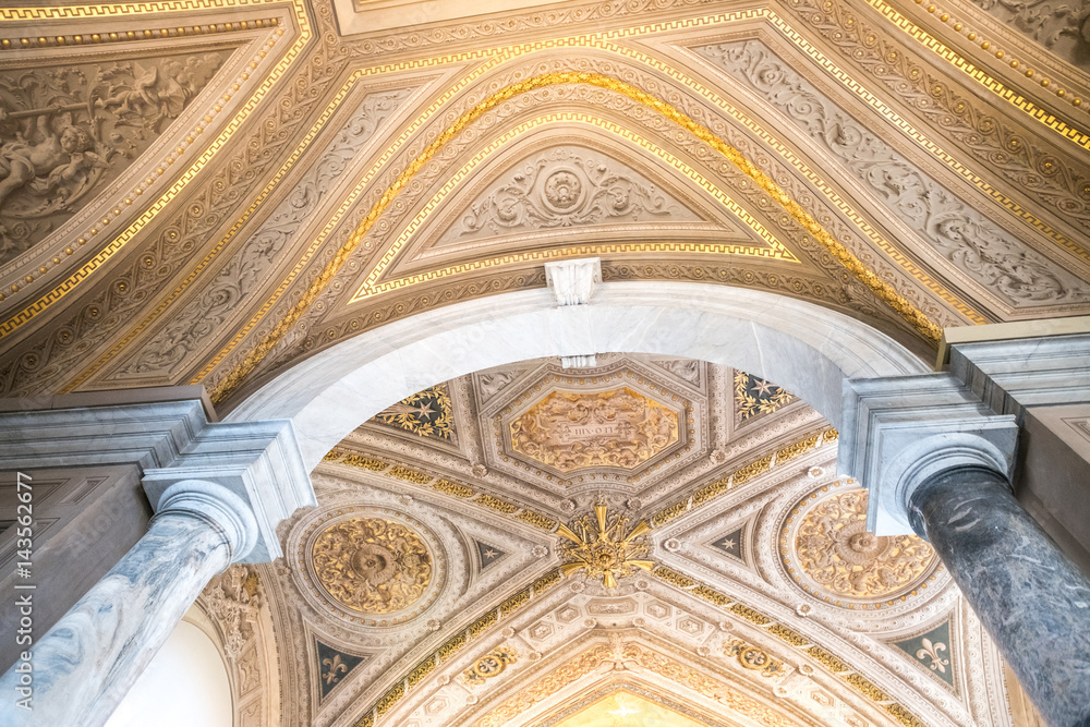 Fototapeta premium Pattern on the ceiling