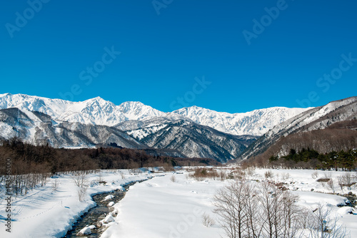 白馬の雪山の雪景色 © cwa
