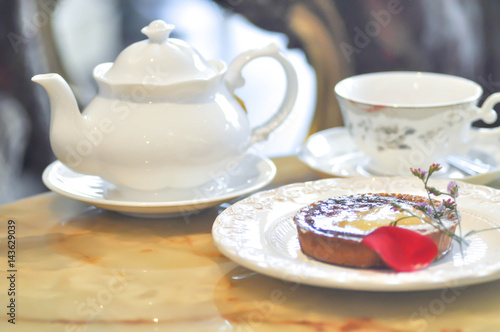 tart  tea cup and tea pot