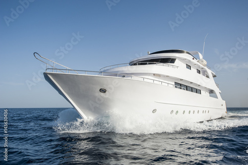 Luxury motor yacht at sea © Paul Vinten