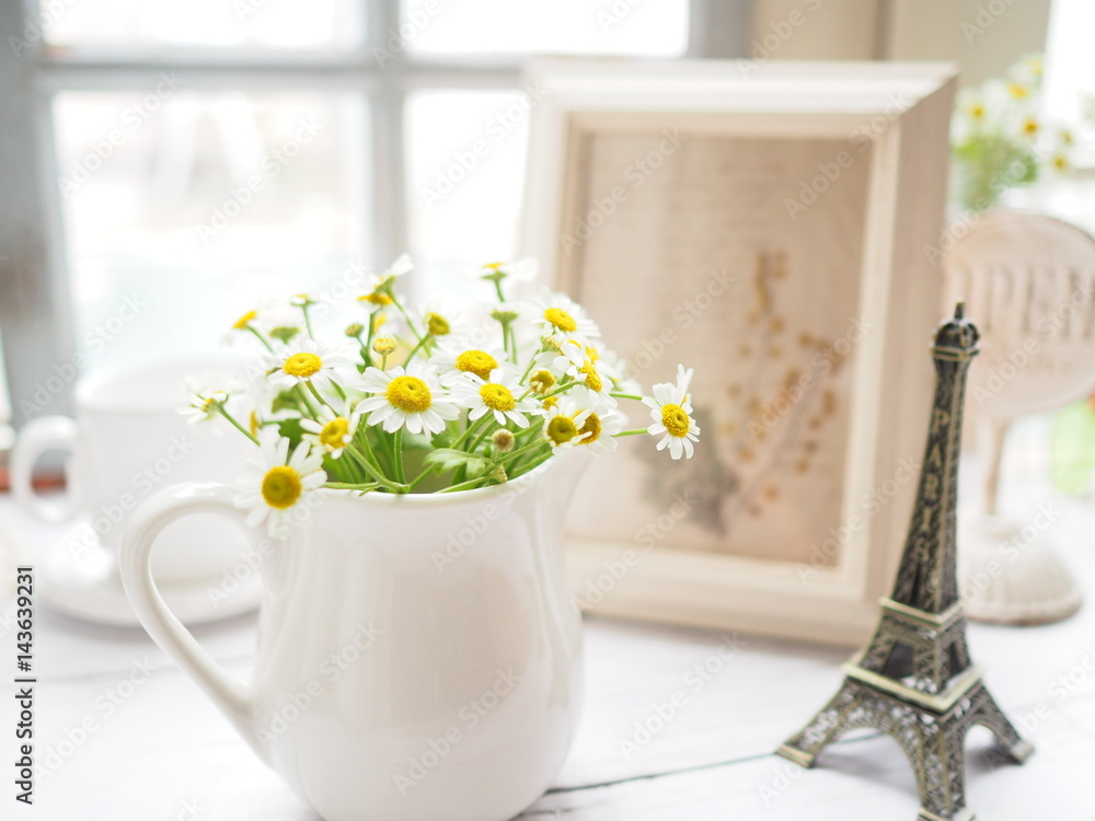 ナチュラルカントリー雑貨とマトリカリアの花 Stock Photo Adobe Stock