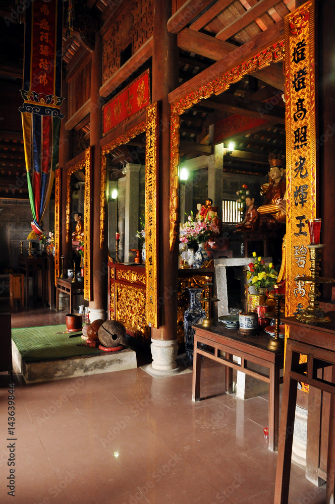 Interior of the Bich Dong pagoda, Ninh Binh, Vietnam