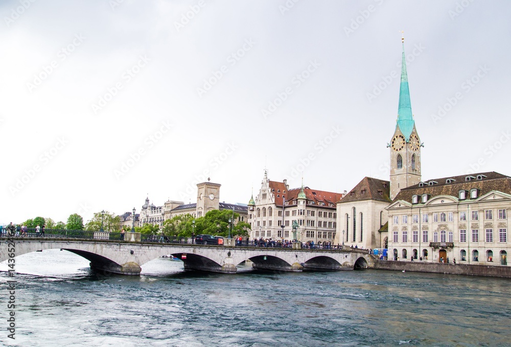 Obraz premium Bridge over river in Zurich - Switzeralnd