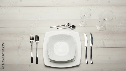 Setting a table – stop motion