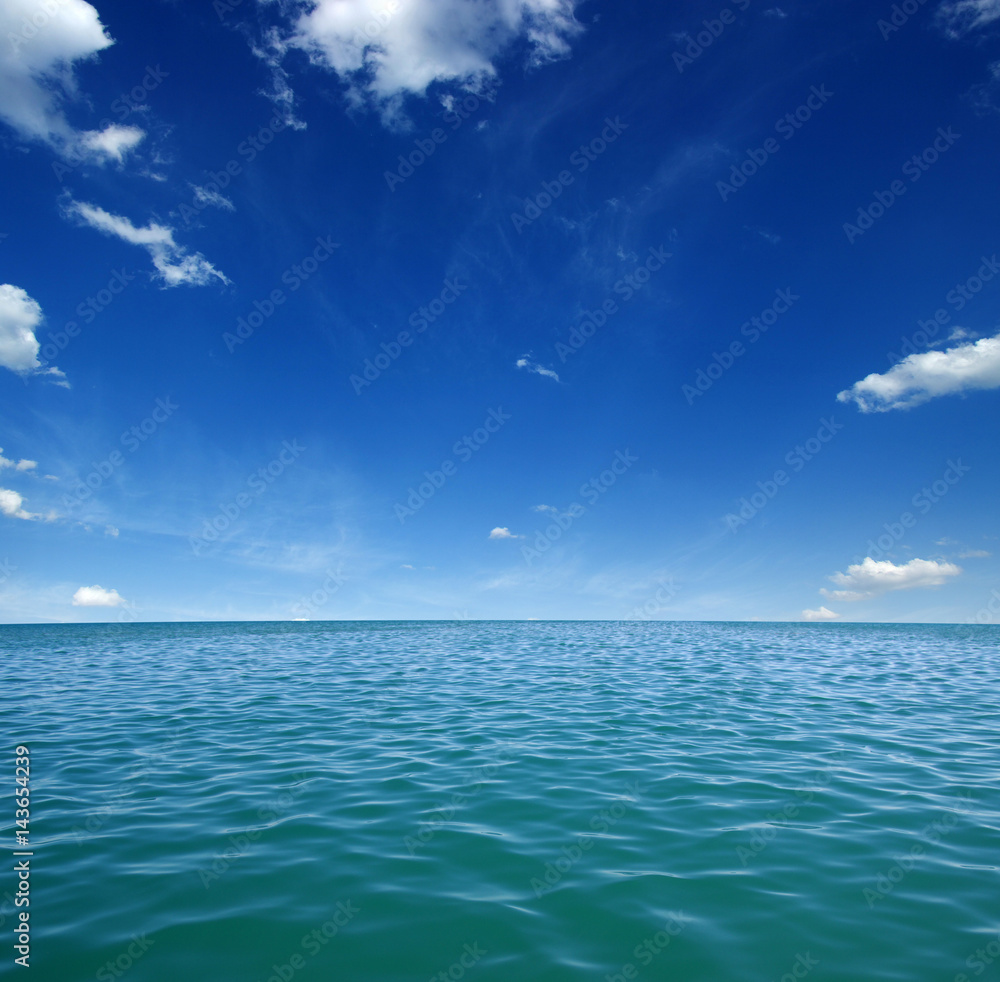 Obraz premium Blue sea water