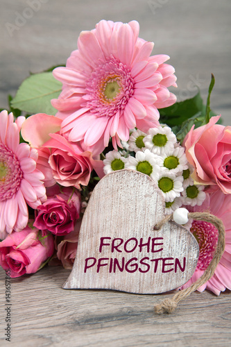 Blumen und Herz: Frohe Pfingsten