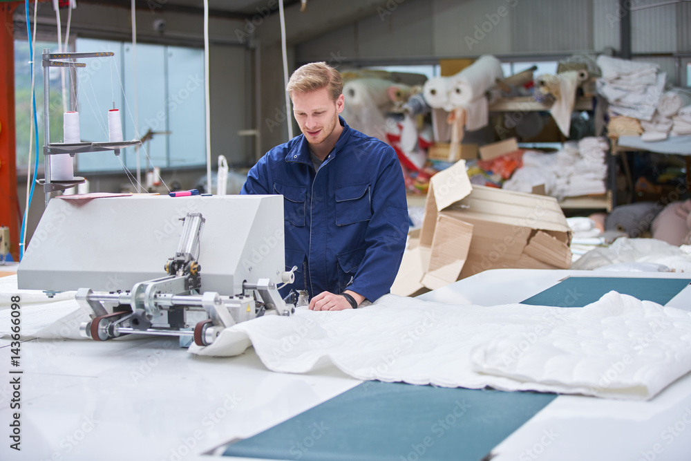 Obraz premium worker in factory