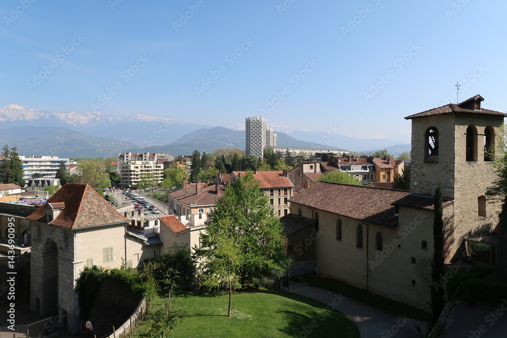 Vue sur la ville de Grenoble et de ses environs