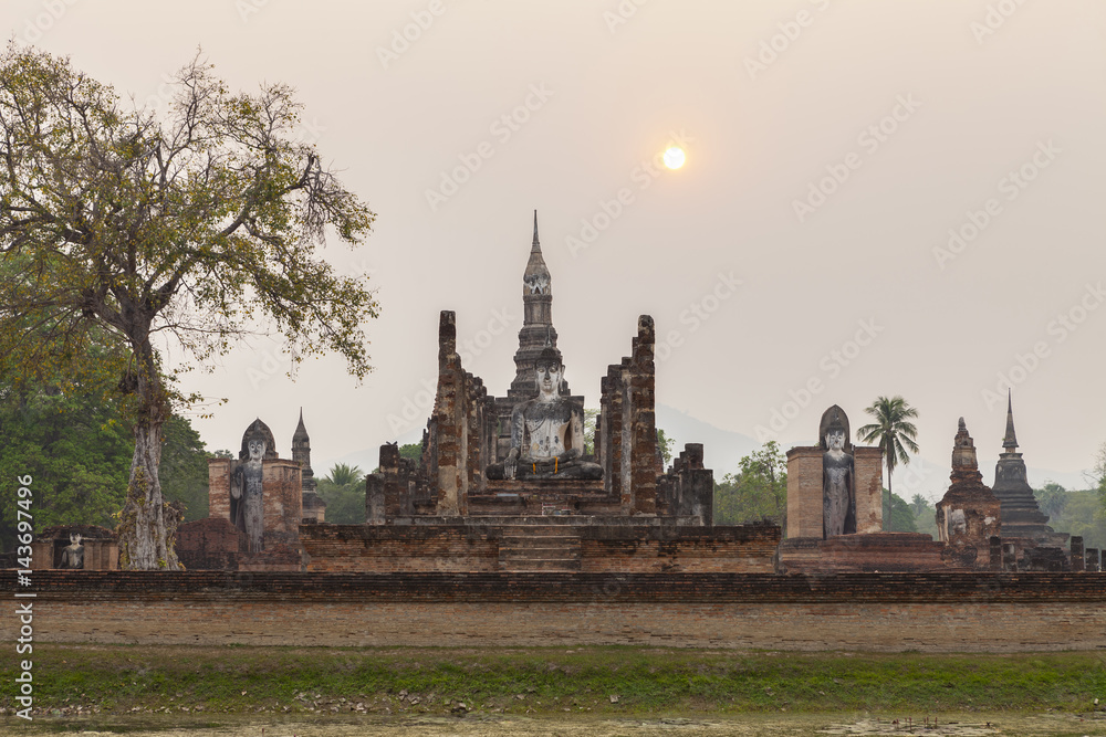 Sunset in Sukhothai Historical Park, Sukhothai Historical Park is the UNESCO world