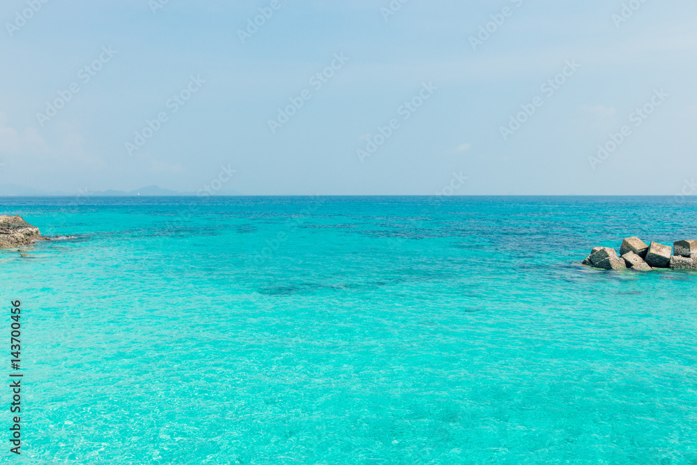 Fototapeta premium Phuket tajlandia andaman sea powierzchni lato fala tło. Wyspa Maiton