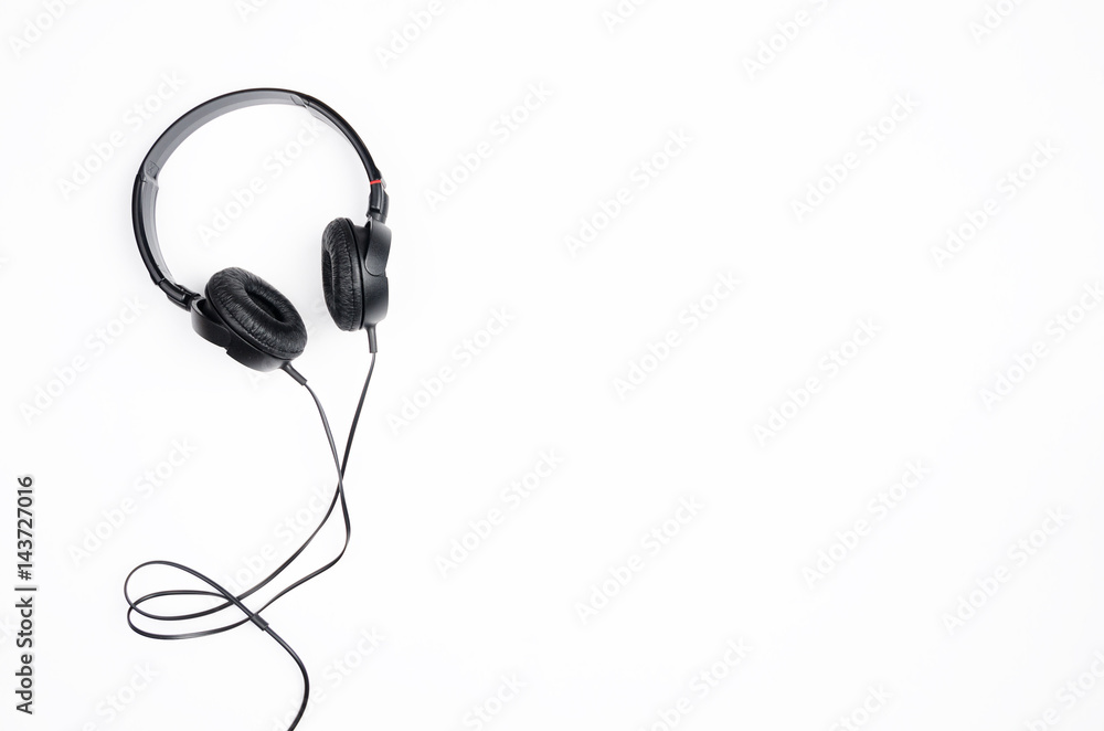 Naklejka premium Headphones on a white background.