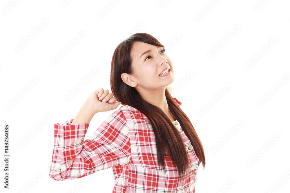 パジャマ姿の女性
パジャマ姿の女性