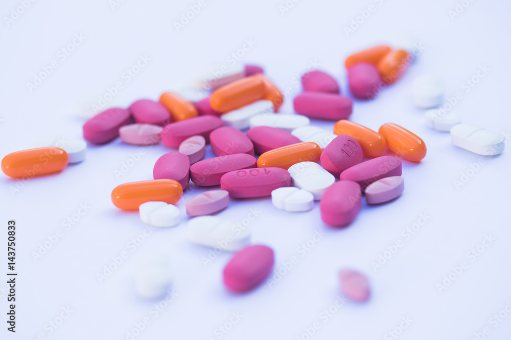 Verschiedene Tabletten und Kapseln Verschiedene Tabletten und Kapseln