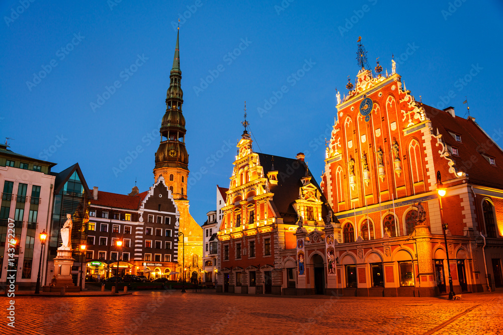 House of the Blackheads and Cathedral in the old town of Riga, Latvia