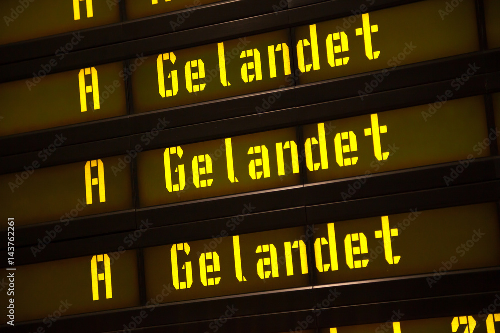 Anzeigetafel Flughafen