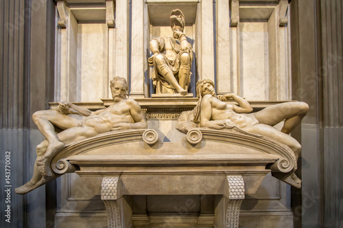 Tomb of Lorenzo II de Medici and below lying on the sarcophagus two sculptures 'Dawn and Dusk', Florennce, Italy