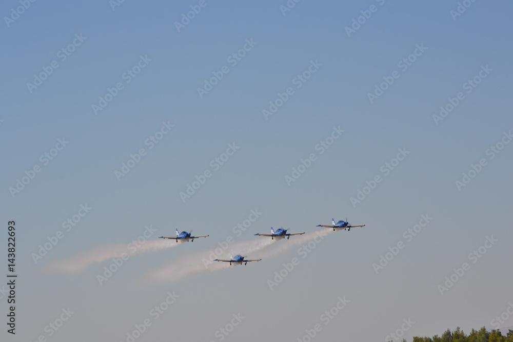 Obraz premium aircrafts flying
