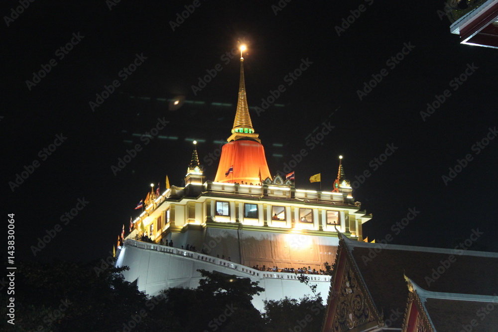 Obraz premium goden mount