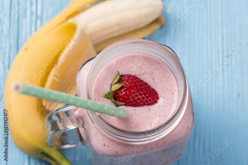 fresh strawberry smoothie