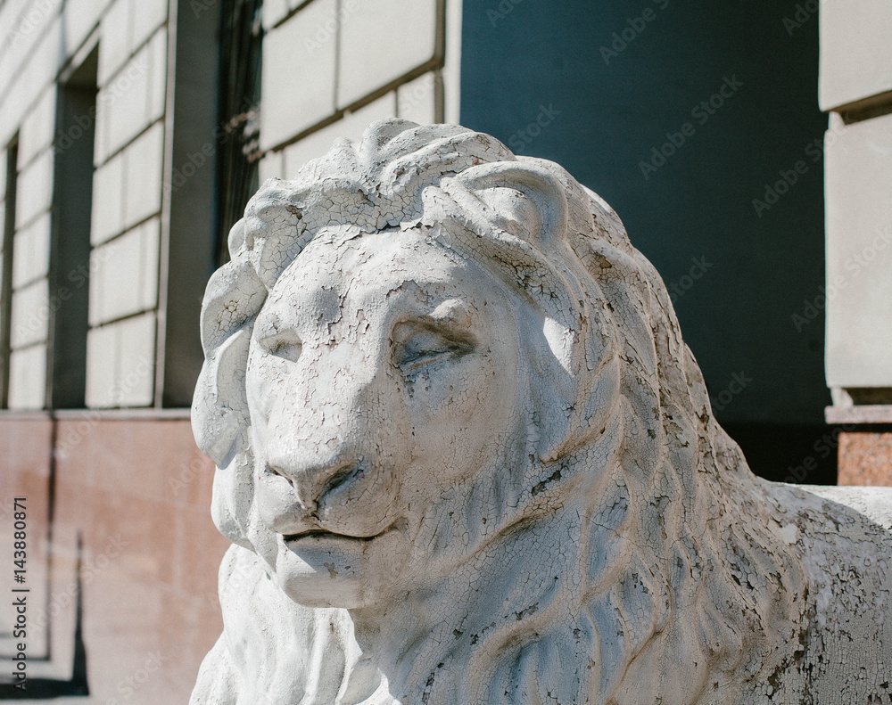 Naklejka premium Lion sculpture