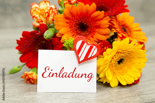 Blumen und Karte: Einladung
